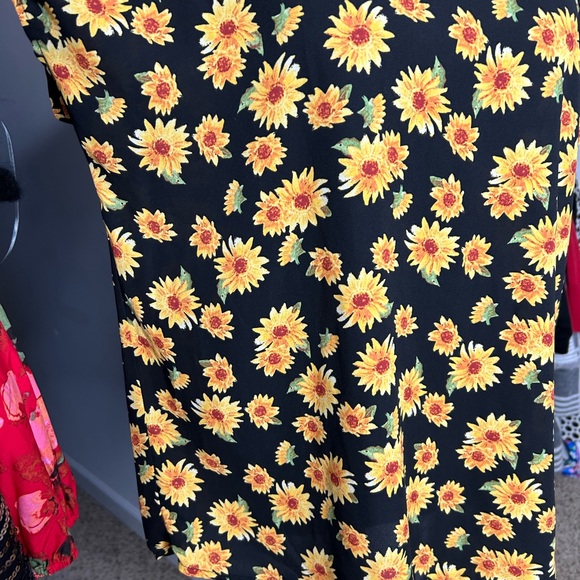 Sunflower blouse by Pleione- size medium - Picture 3 of 7